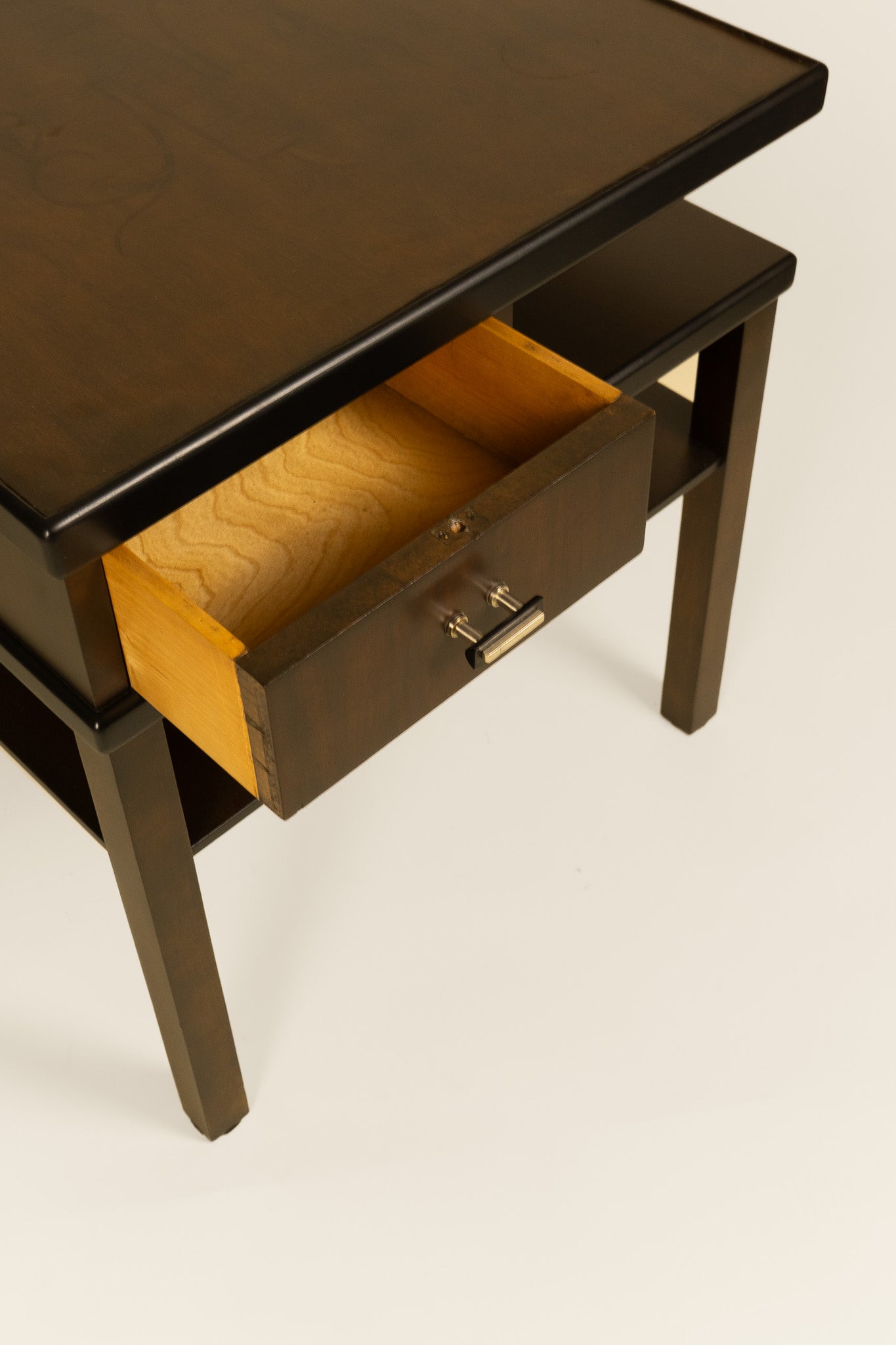 Smoking Table 02