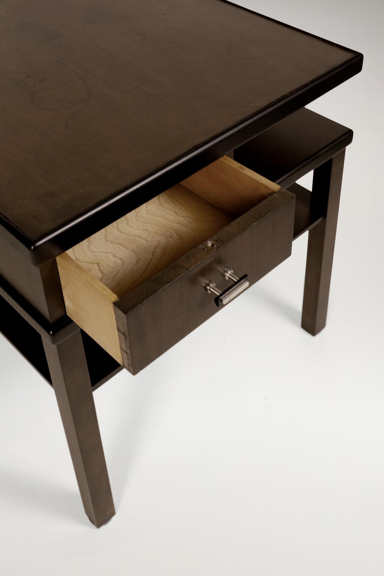 Smoking Table 02